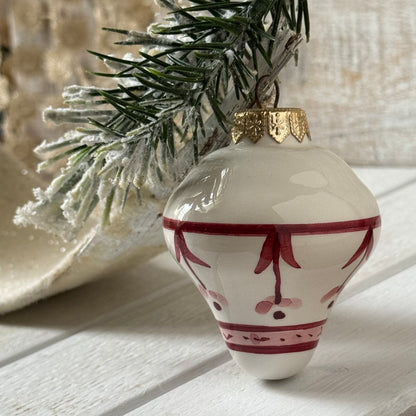 Pomo in ceramica dipinto a mano utile come addobbo natalizio 