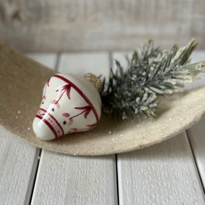Pomo in ceramica dipinto a mano utile come addobbo natalizio