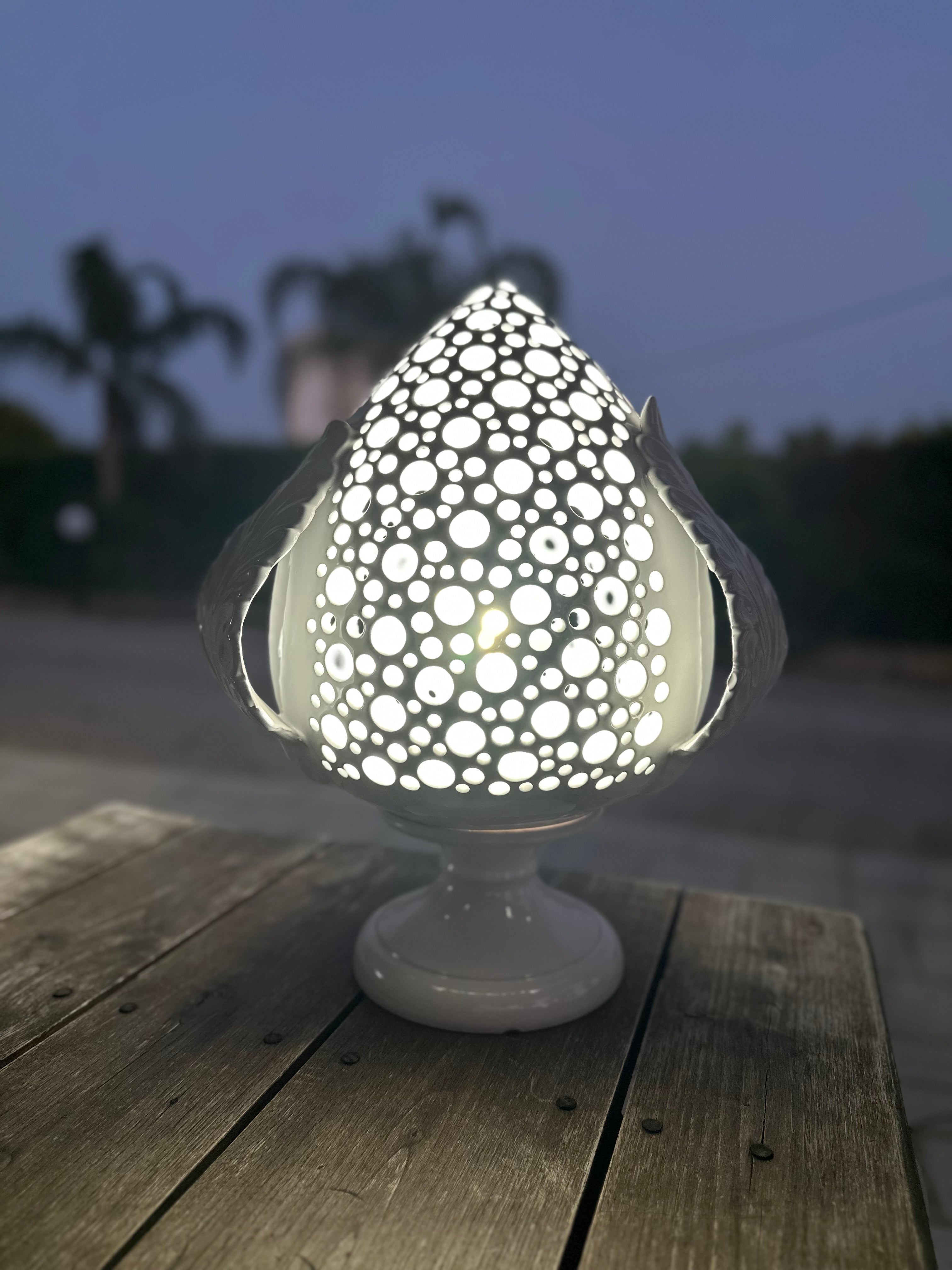 Lampada PUMO traforato in ceramica Pugliese - CRC Artigian Design
